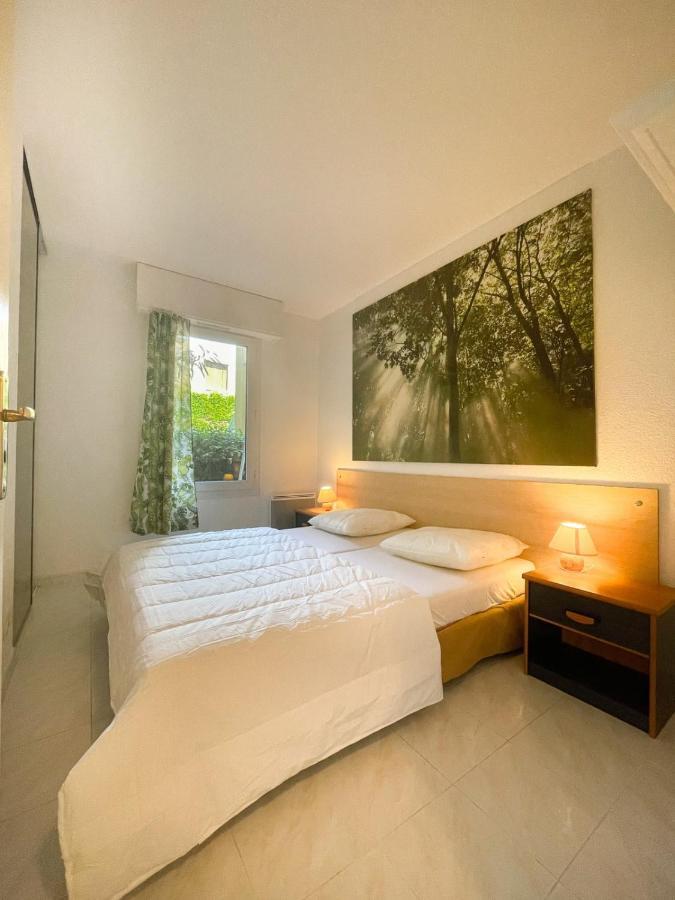 Superb With Garden Near The Sea